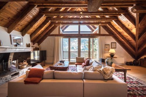 Baqueira House | Family-Friendly Riu Nere - Pleta de Jus with Guest Rating 9.8