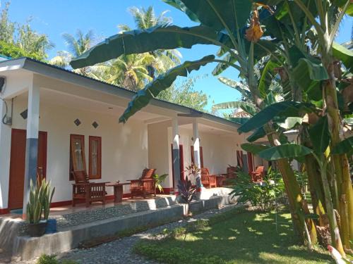Riung House | Cozy Riung Guesthouse with Ocean Views & Family-Friendly Vibes