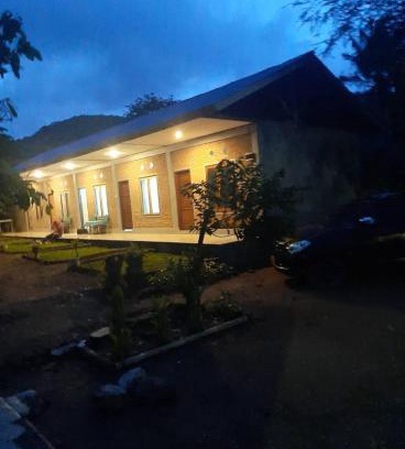 Riung House | Inviting RIUNG LALONG TERONG Guest House with Ocean Views