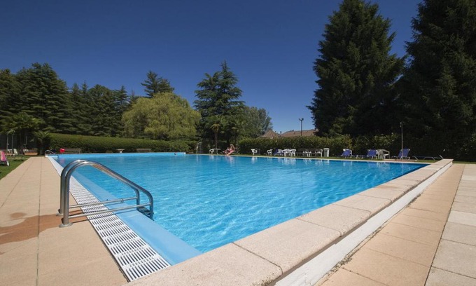 Ispra House | Pet-Friendly Retreat at Riva del Caolino with Pool Access