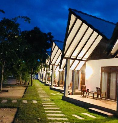 Pottuvil Hotel | Oceanfront Riva del Sole Guest House with Pool & Spa
