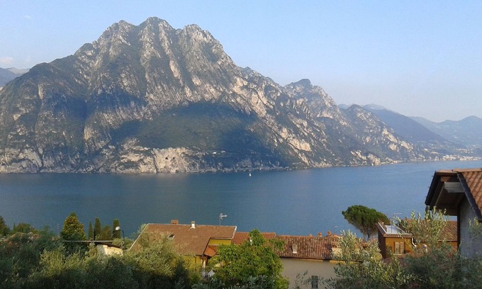 Zorzino Apartment | Riva Di Solto: apartment/ flat - Riva di Solto