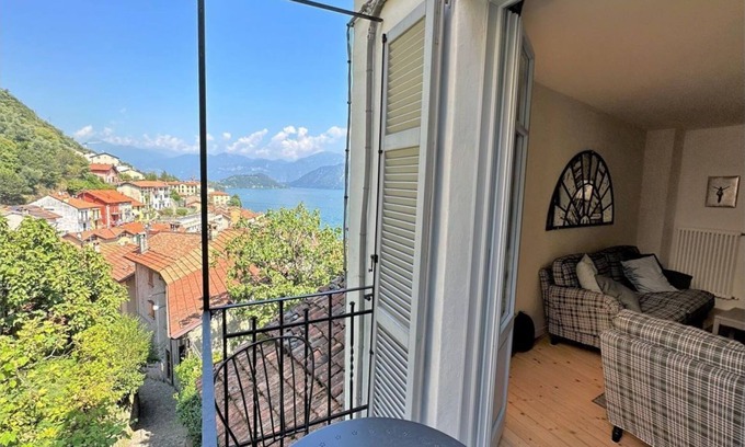 Colonno House | Discover Riva House Colonno - A Family-Friendly Retreat