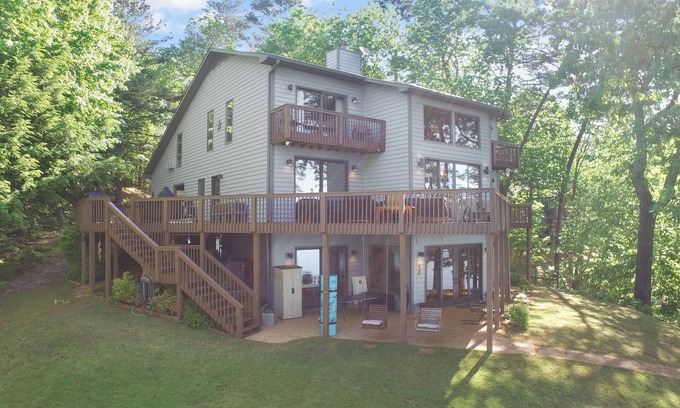 Crane Hill House | Discover Rivendell at Smith Lake: Your Ideal Family Retreat