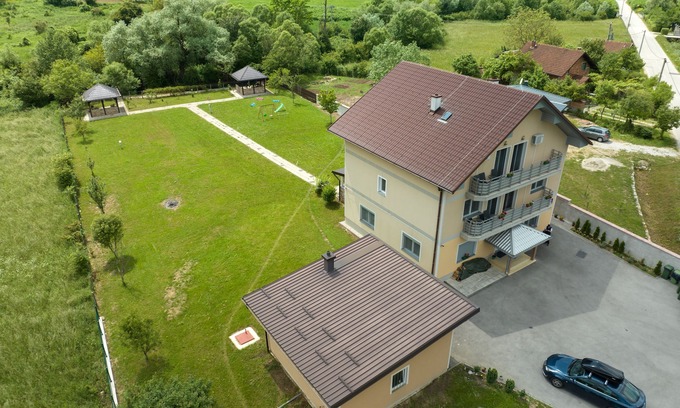 Mali Radic Apartment | River Bank & Castle View Apartment with Breakfast Included