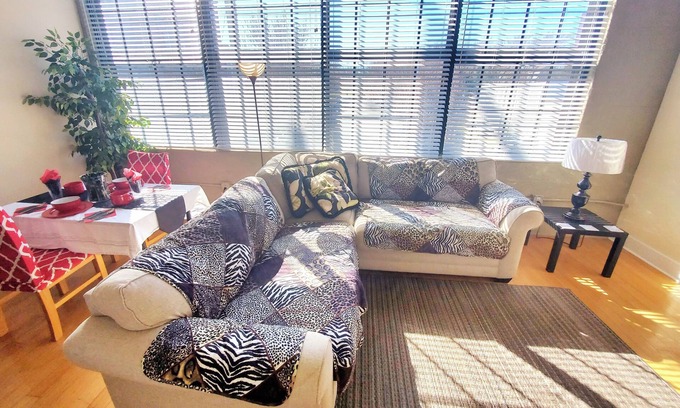 North Chesterfield Apartment | Discover River City Den: Pet-Friendly Stay with Pool & Breakfast
