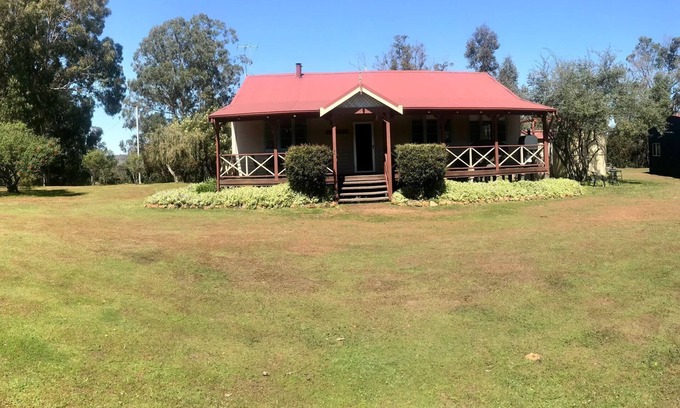 Jalbarragup Cottage | Relaxing River Cottage Retreat in Jalbarragup, Pet Friendly
