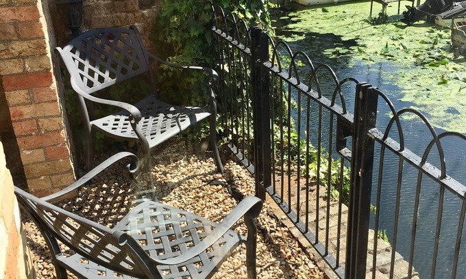 St Neots Condo | Cozy River Courtyard Apartment in the City Center