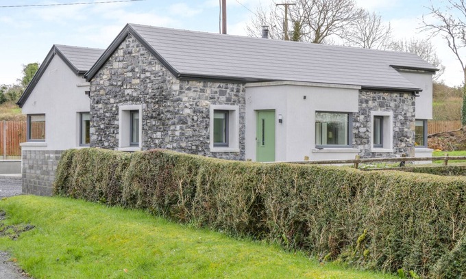 Sligo Cottage | Family-Friendly River Dale in Sligo Town, Rated 10/10