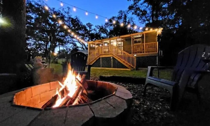 Webster Cabin | Relax at River Daze Cabin - Pet-Friendly Riverside Retreat