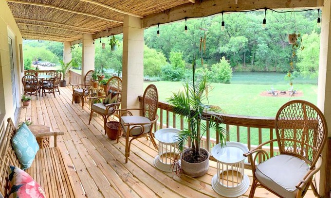 New Braunfels House | Bohemian-Style Riverfront Bungalow with Pet-Friendly Perks
