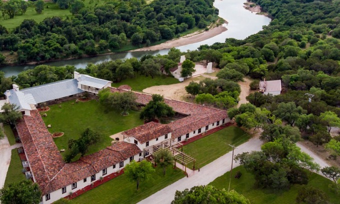 Mineral Wells Resort | Experience River's Edge Retreat: Blissful Stay by the Brazos