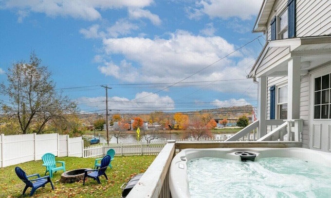 Ithaca House | Riverside Retreat in the Heart of Ithaca – 10/10 Rated!