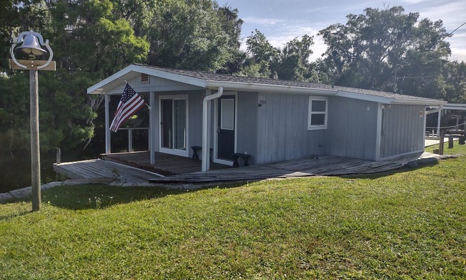 Dillard Estates Cottage | Idyllic Riverfront Retreat with Dock Access and Family Amenities