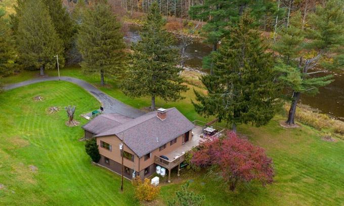 Cedar Run Cabin | Idyllic Riverfront Retreat with Cozy In-Home Fireplace
