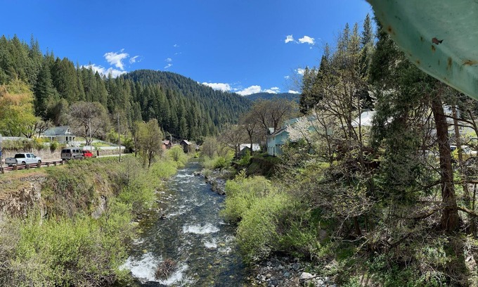 Downieville Apartment | "RIVER" Historic Main Street apartment