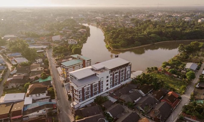 Pattani Hotel | Comfort at River Hotel Pattani with Pool & Restaurant