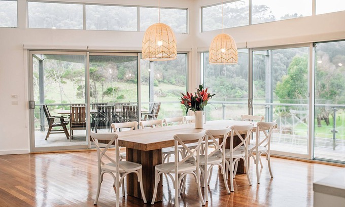 Kennett River House | River House - a stunning riverside retreat