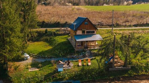 Netretic House | Guest Rated: River House "Green Butterfly" for Families