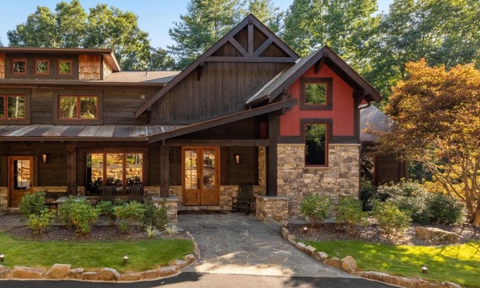 Cherry Log House | Unforgettable Stay at River Joy Lodge - Cherry Log, GA