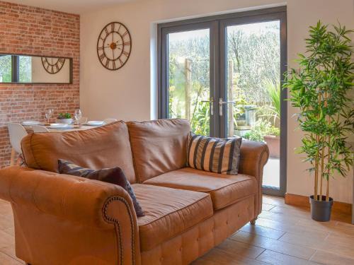 Pentre House | Family-Friendly Retreat at River Lodge Annexe, Rated 9.3/10
