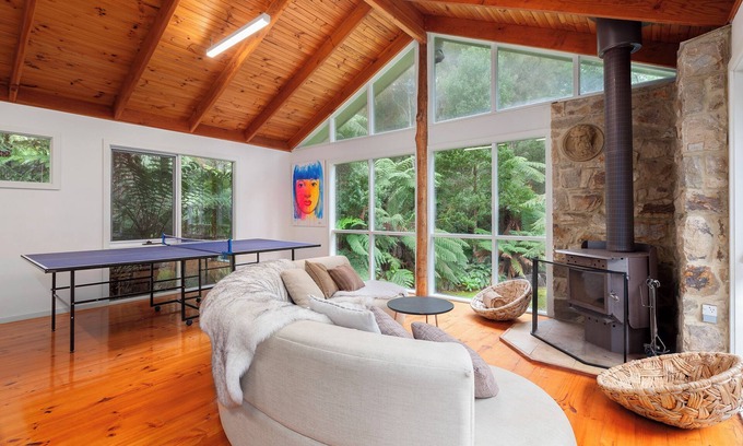 East Warburton House | River Lodge, Close to Warburton