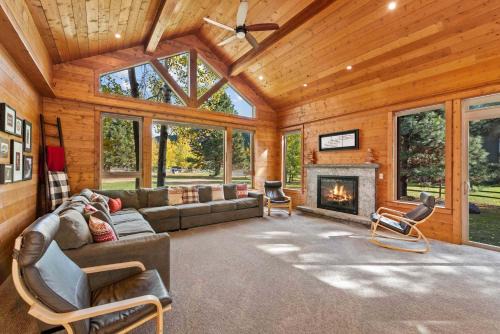 Leavenworth House | Exceptional River Lodge in Plain - Family-Friendly Retreat