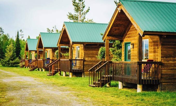 Last Chance Cabin | Cozy River Lodge with Pool & Oceanfront Views