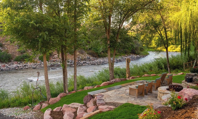 Glenwood Springs House | Ideal River Magic Retreat for Thrilling Mountain Escapes