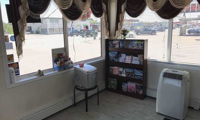 Sturgeon Falls Hotel | Relax at River Mist Inn with Breakfast and Family-Friendly Amenities