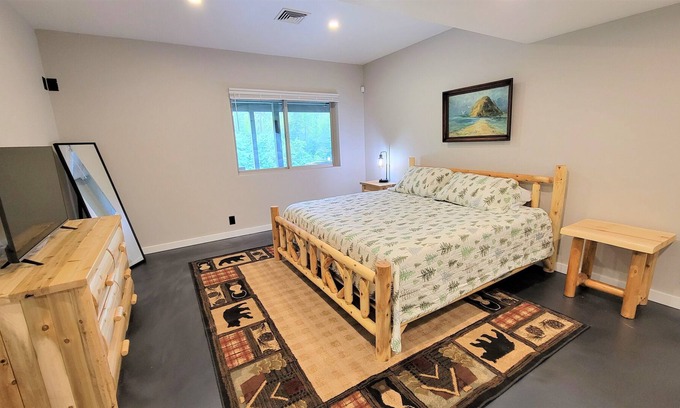 Murphy House | River Mountain Lodge | Great for Large Gatherings