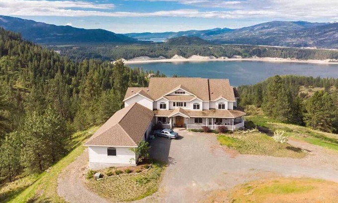 Kettle Falls House | River/Mountain View House Suite #2