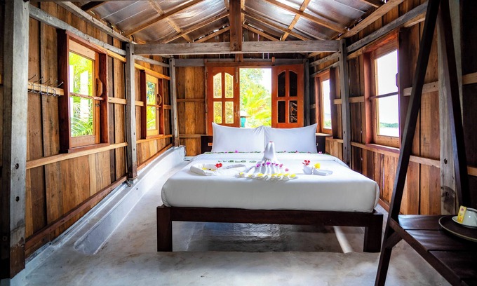 Kampot Hostel | River Nest Hostel