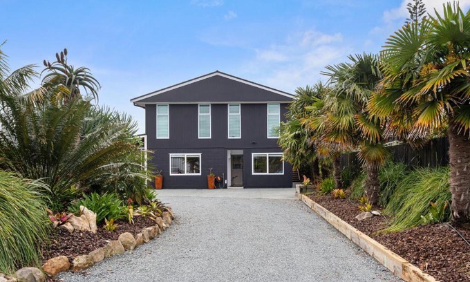 Ruakaka House | Inviting River Rest - Family-Friendly Holiday Home Awaits
