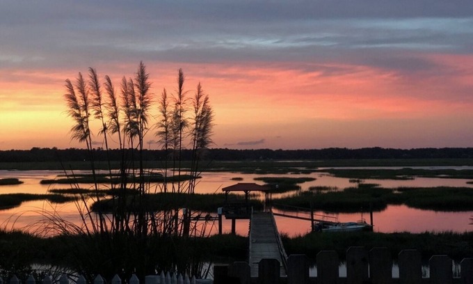 Beaufort House | River Retreat: Waterfront Oasis with Hot Tub & Pool