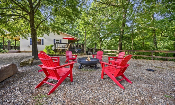 Broken Bow Cabin | Perfect Riverfront Cabin with Game Room and Hot Tub
