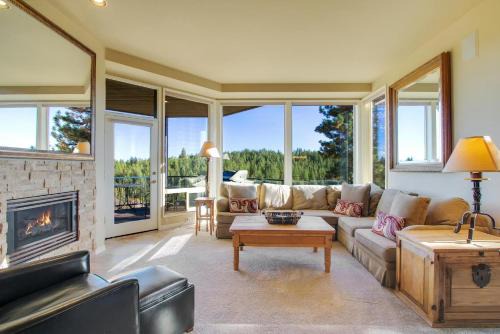 Century West House | River Ridge 313A - Meredith Lodging