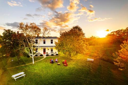 Martins River House | Family-Friendly River Ridge Lodge - 4-Star Guest Rated 10/10