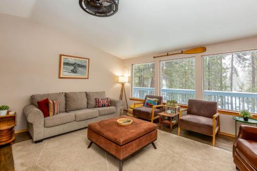 Three Rivers House | River Run Getaway: Pet-Friendly Retreat with Private Dock