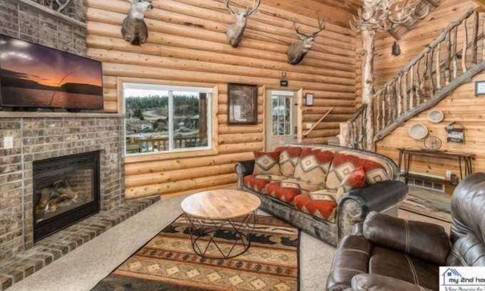 Mammoth Creek Cabin | River Run is the perfect escape to the southern Utah mountains for peace and beauty