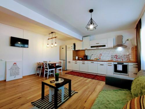Floresti Apartment | Scenic Riverside Apartment with Terrace - Guest Rated 9.7
