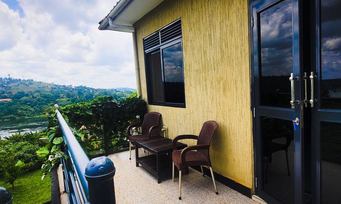Jinja House | Scenic River View Retreat in Bujjowali near Jinja