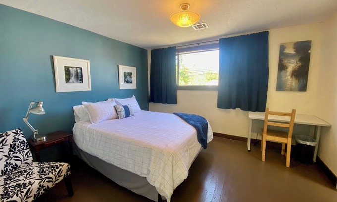 Springfield Apartment | River Suite - The Annex, Cozy Suite inside historic home