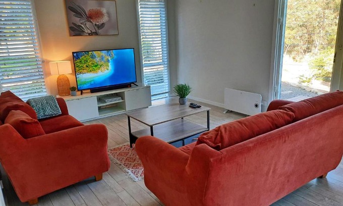 American River Villa | Tranquil River-Tide Retreat: 4-Star Family-Friendly Stay