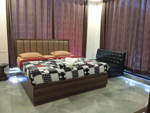 Mandi Hotel | Budget-Friendly River View with Breakfast & Family Amenities