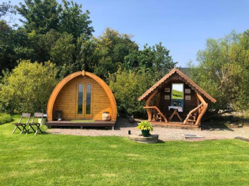 Muff House | River View Pod