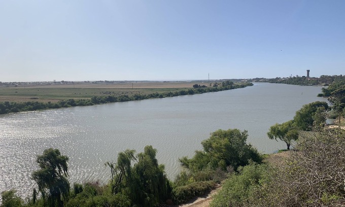 Seymour House | Scenic River View Rest in Tailem Bend with Pool & Breakfast