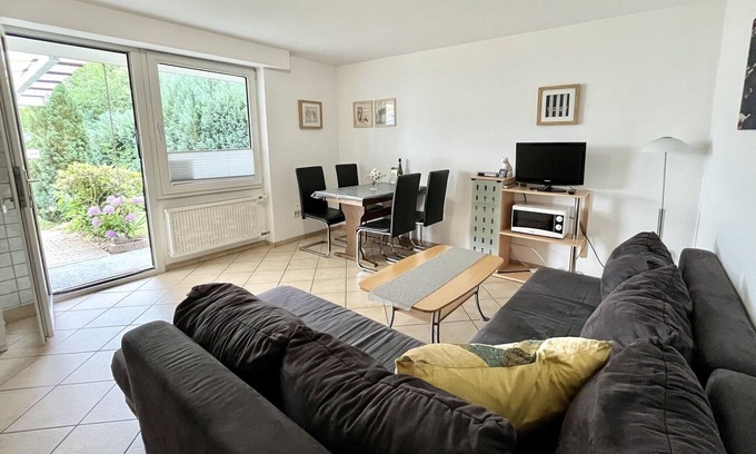 Reil Apartment | Cozy Holiday Home with Garden in Reil - Pet Friendly!