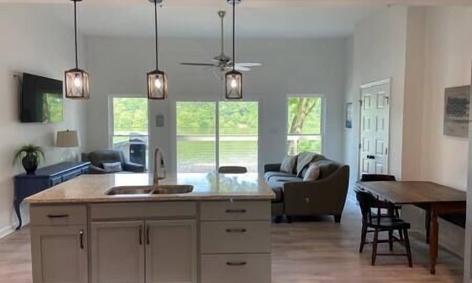 Athens House | Scenic River Views & BBQ Grill - Guest Rated 9.4/10