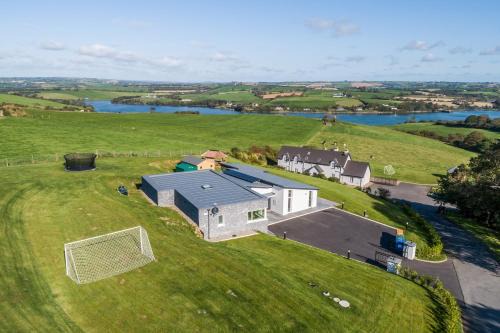 Kinsale Apartment | Scenic River Views in Kinsale: Exquisite Holiday Homes